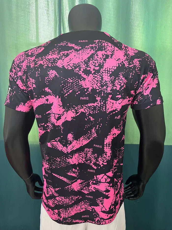 Maillot Paris Saint Germain saison 2023-2024 édition spéciale rose et noir