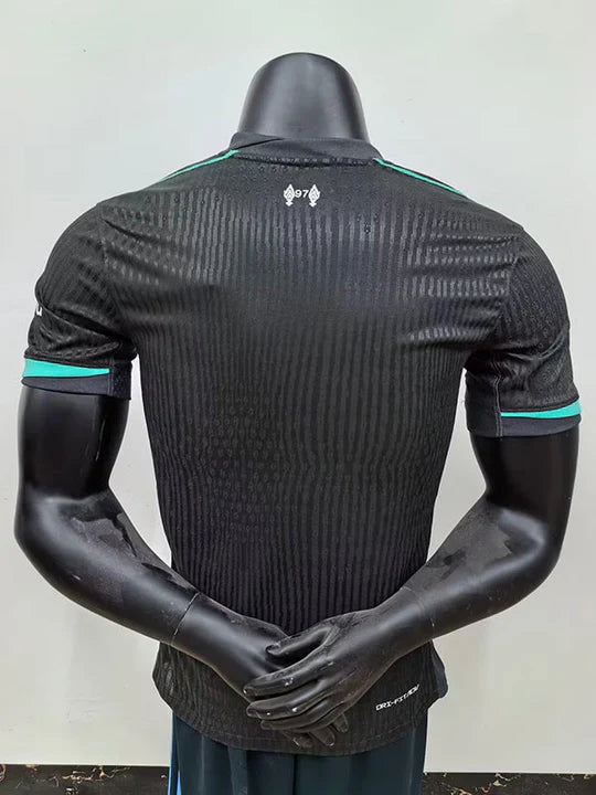 Maillot Liverpool saison 2023-2024 extérieur totalement noir
